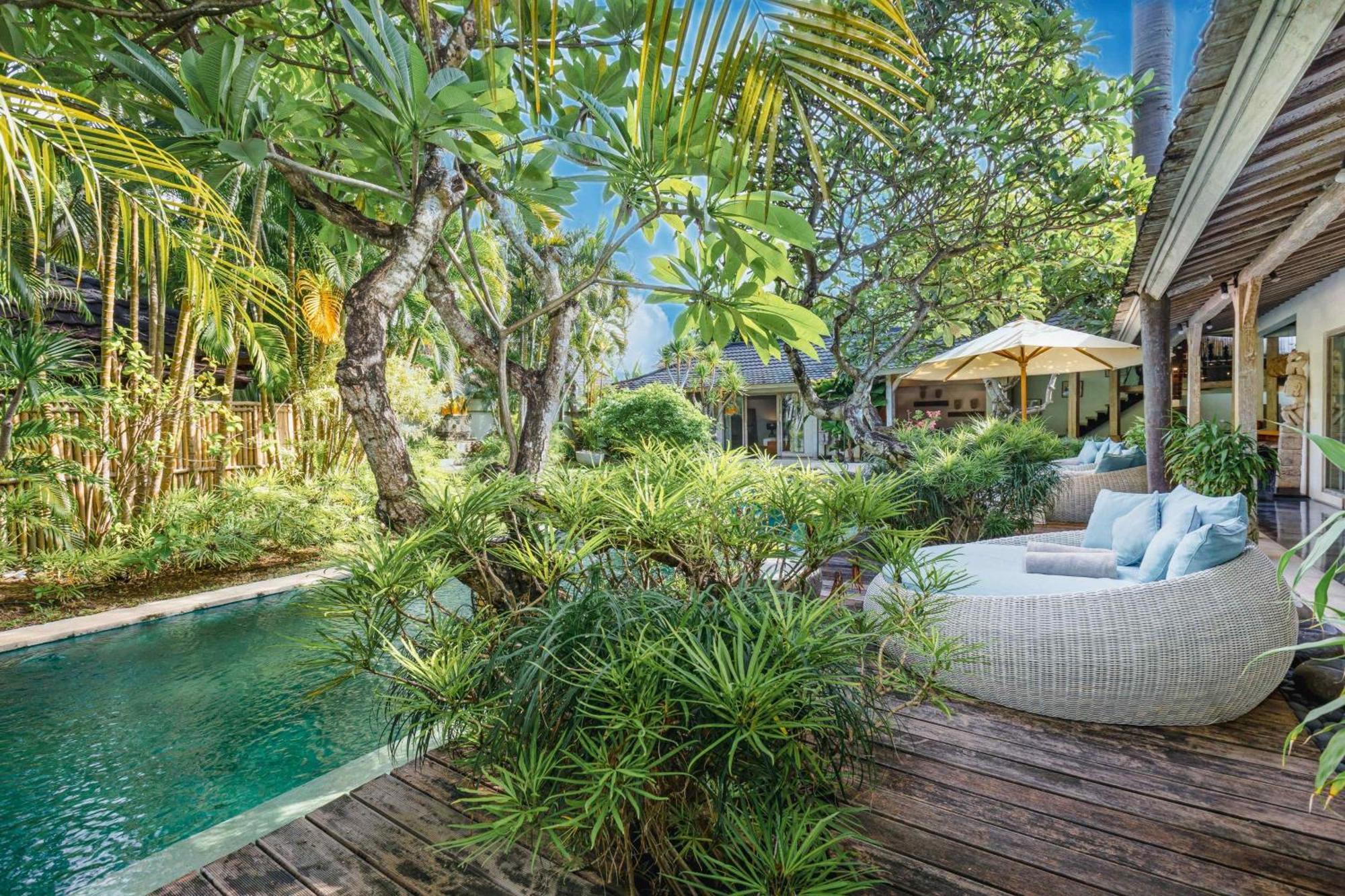 Villa Cinta Damai - Stunning & Stylish 4Br Luxury Villa In The Heart Of Seminyak, Just A 10-Min Walk To The Beach Kültér fotó