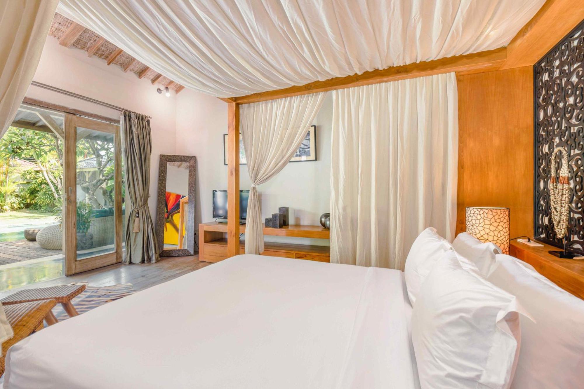 Villa Cinta Damai - Stunning & Stylish 4Br Luxury Villa In The Heart Of Seminyak, Just A 10-Min Walk To The Beach Kültér fotó